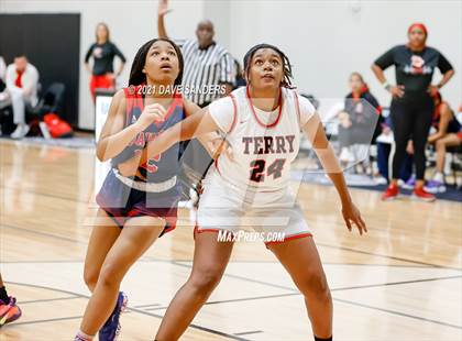 Thumbnail 3 in Dawson vs. Terry (LCISD Invitational) photogallery.