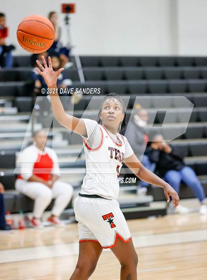 Thumbnail 1 in Dawson vs. Terry (LCISD Invitational) photogallery.