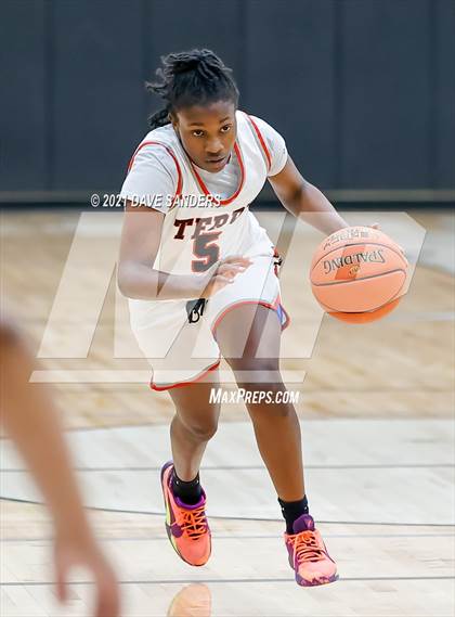 Thumbnail 2 in Dawson vs. Terry (LCISD Invitational) photogallery.