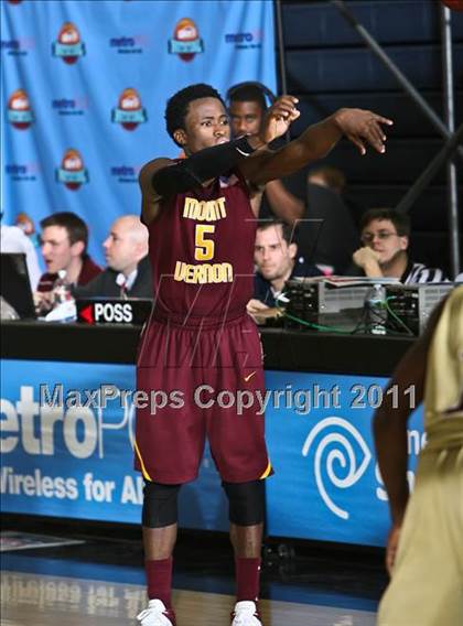 Thumbnail 1 in St. Anthony vs. Mt. Vernon (SNY Invitational) photogallery.