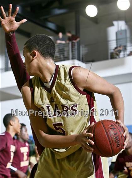 Thumbnail 1 in St. Anthony vs. Mt. Vernon (SNY Invitational) photogallery.