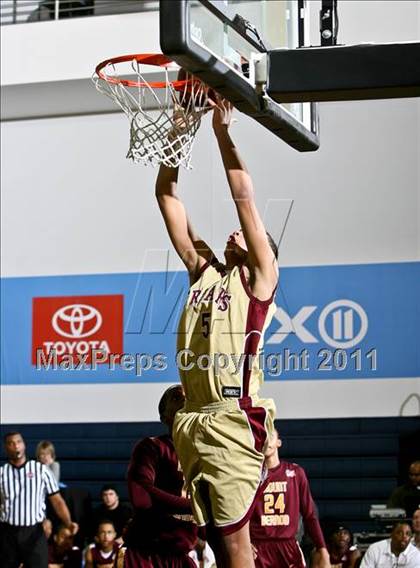 Thumbnail 3 in St. Anthony vs. Mt. Vernon (SNY Invitational) photogallery.