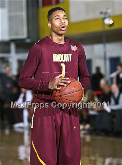 Thumbnail 3 in St. Anthony vs. Mt. Vernon (SNY Invitational) photogallery.
