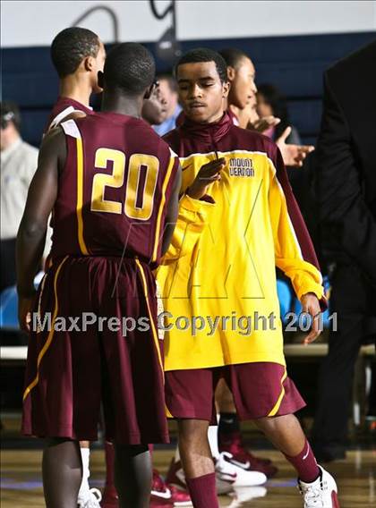 Thumbnail 2 in St. Anthony vs. Mt. Vernon (SNY Invitational) photogallery.
