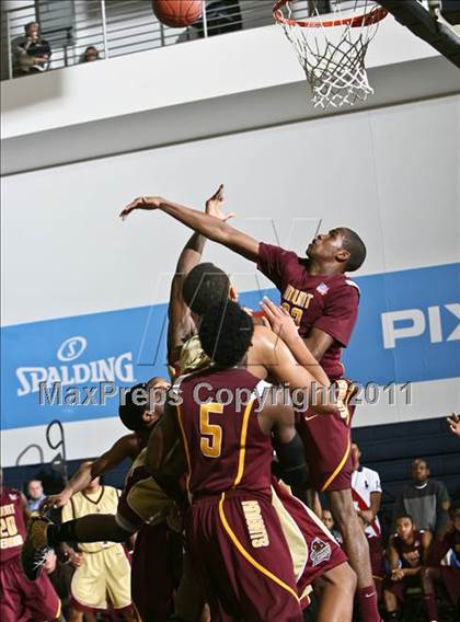 Thumbnail 1 in St. Anthony vs. Mt. Vernon (SNY Invitational) photogallery.