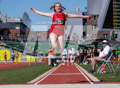 Thumbnail 3 in Oregon Relays photogallery.