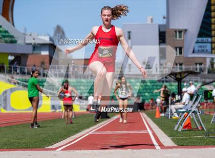 Thumbnail 1 in Oregon Relays photogallery.
