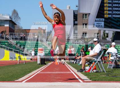 Thumbnail 3 in Oregon Relays photogallery.