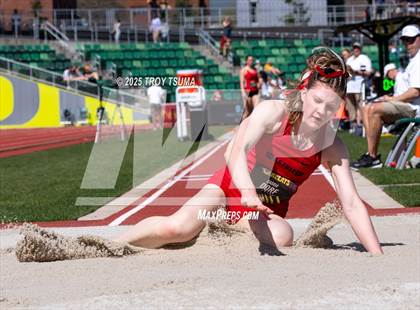 Thumbnail 3 in Oregon Relays photogallery.