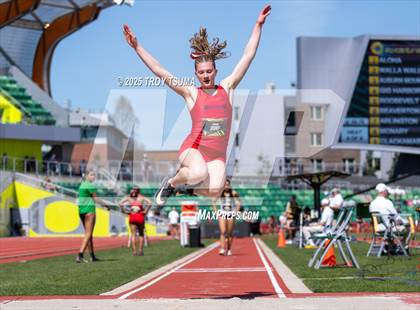 Thumbnail 1 in Oregon Relays photogallery.