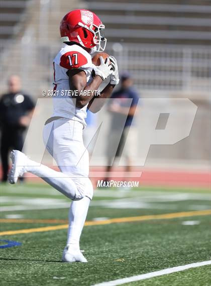 Thumbnail 1 in Regis Jesuit @ Legend photogallery.