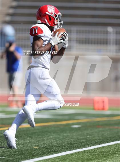 Thumbnail 2 in Regis Jesuit @ Legend photogallery.