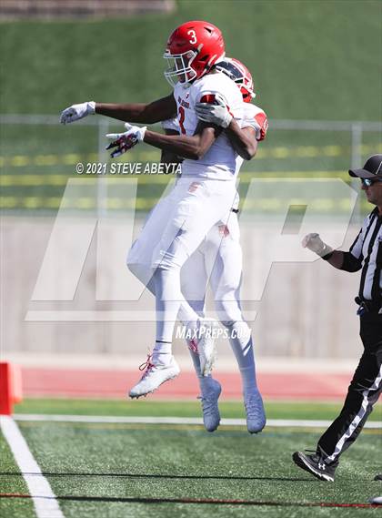 Thumbnail 3 in Regis Jesuit @ Legend photogallery.