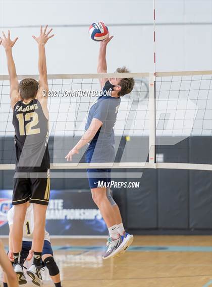 Thumbnail 2 in Joel Barlow vs Newington (CIAC Class M Final) photogallery.