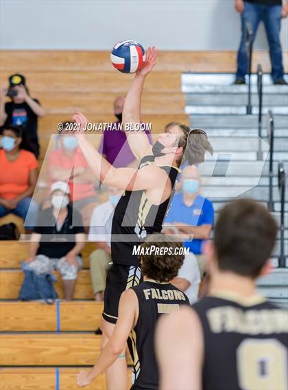 Thumbnail 2 in Joel Barlow vs Newington (CIAC Class M Final) photogallery.