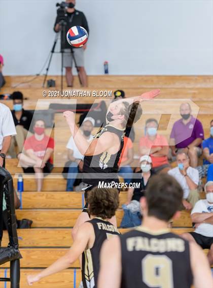 Thumbnail 3 in Joel Barlow vs Newington (CIAC Class M Final) photogallery.