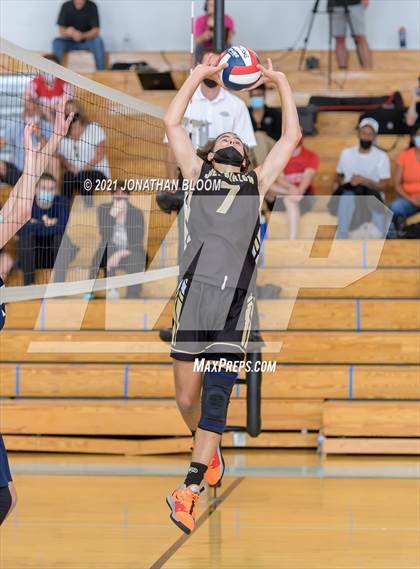 Thumbnail 2 in Joel Barlow vs Newington (CIAC Class M Final) photogallery.
