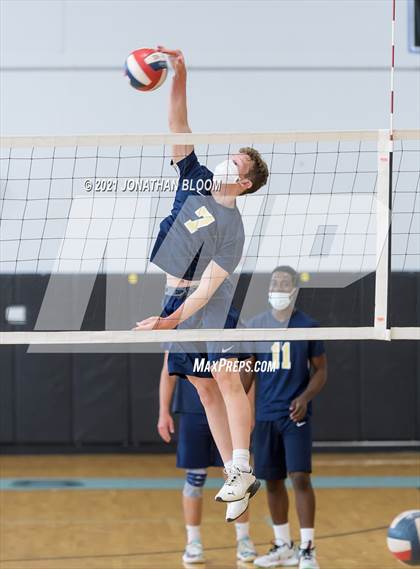 Thumbnail 2 in Joel Barlow vs Newington (CIAC Class M Final) photogallery.