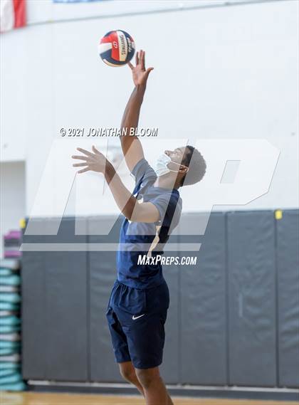 Thumbnail 2 in Joel Barlow vs Newington (CIAC Class M Final) photogallery.