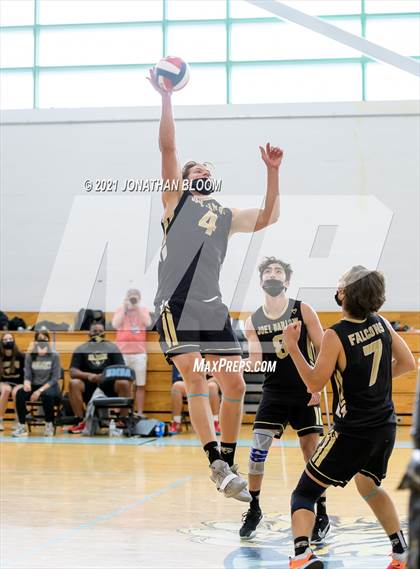 Thumbnail 2 in Joel Barlow vs Newington (CIAC Class M Final) photogallery.