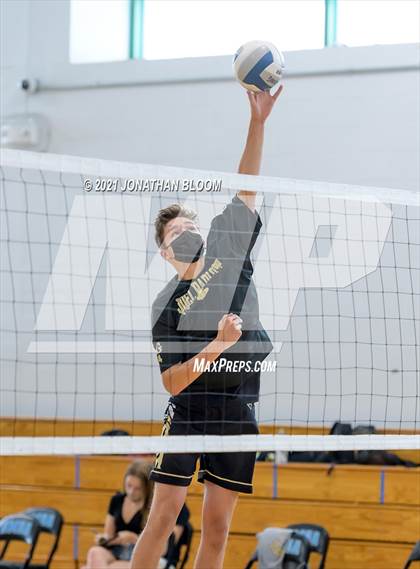 Thumbnail 2 in Joel Barlow vs Newington (CIAC Class M Final) photogallery.