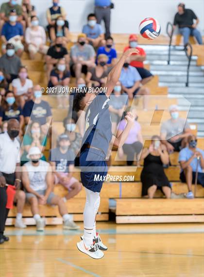 Thumbnail 2 in Joel Barlow vs Newington (CIAC Class M Final) photogallery.