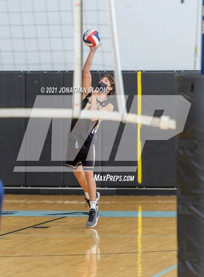 Thumbnail 2 in Joel Barlow vs Newington (CIAC Class M Final) photogallery.