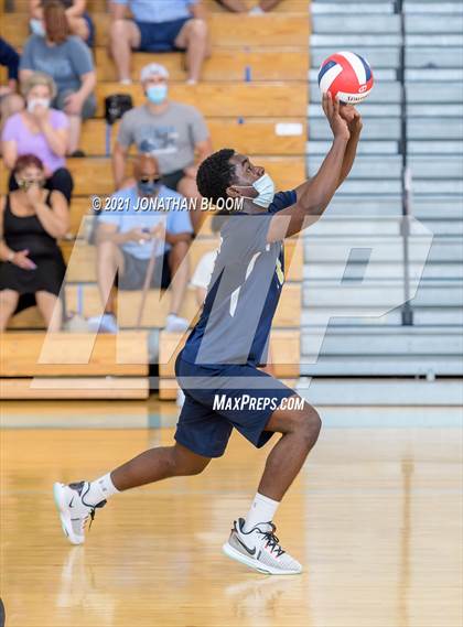 Thumbnail 2 in Joel Barlow vs Newington (CIAC Class M Final) photogallery.