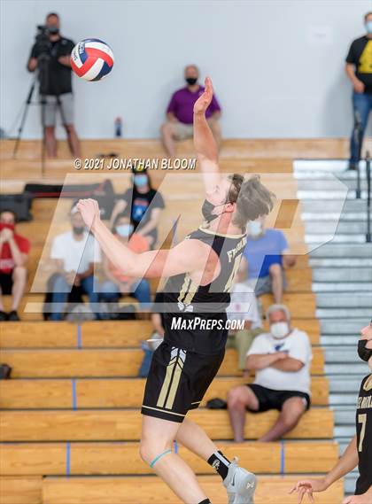 Thumbnail 3 in Joel Barlow vs Newington (CIAC Class M Final) photogallery.