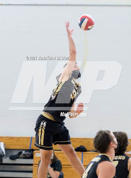 Thumbnail 2 in Joel Barlow vs Newington (CIAC Class M Final) photogallery.