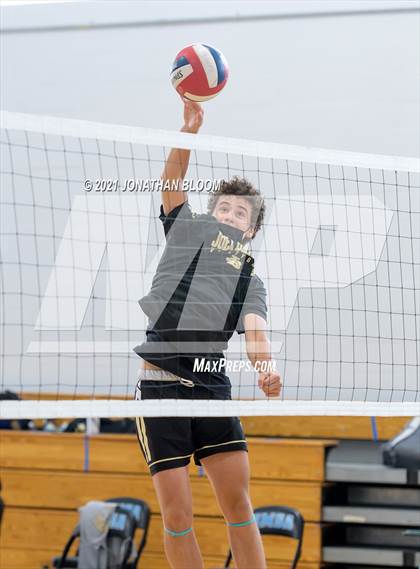 Thumbnail 1 in Joel Barlow vs Newington (CIAC Class M Final) photogallery.