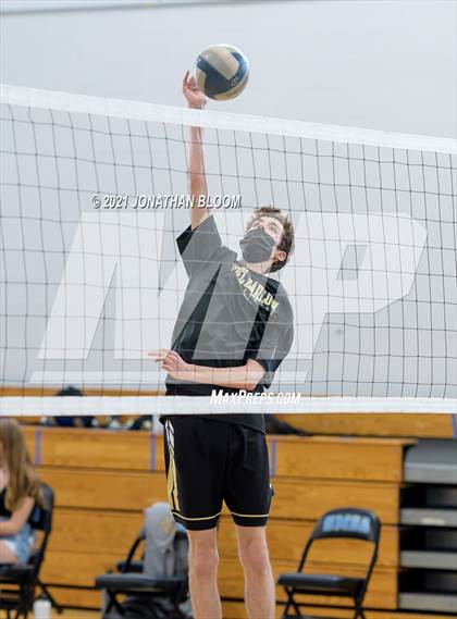 Thumbnail 2 in Joel Barlow vs Newington (CIAC Class M Final) photogallery.