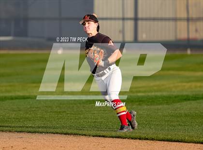 Thumbnail 1 in El Modena @ Yorba Linda photogallery.
