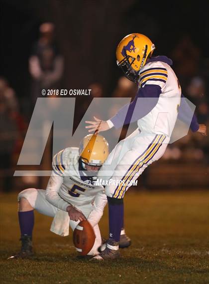 Thumbnail 3 in Middletown @ Kelseyville (CIF NCS D5 Semifinal) photogallery.