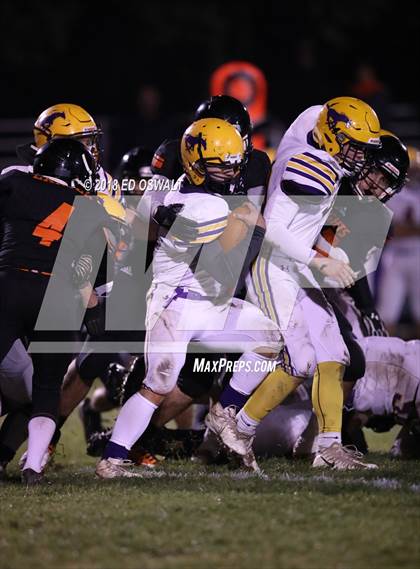 Thumbnail 3 in Middletown @ Kelseyville (CIF NCS D5 Semifinal) photogallery.