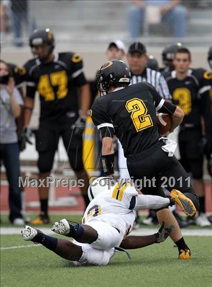 Thumbnail 1 in Klein Oak vs. Stony Point (5A Region 2 Area Playoffs) photogallery.