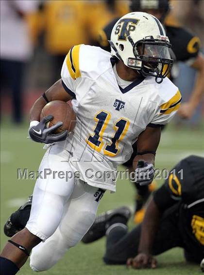 Thumbnail 3 in Klein Oak vs. Stony Point (5A Region 2 Area Playoffs) photogallery.