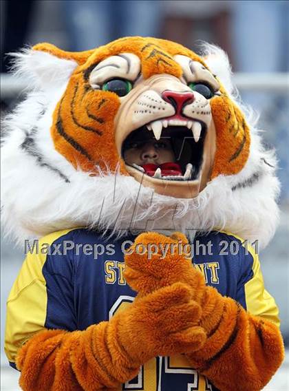 Thumbnail 1 in Klein Oak vs. Stony Point (5A Region 2 Area Playoffs) photogallery.