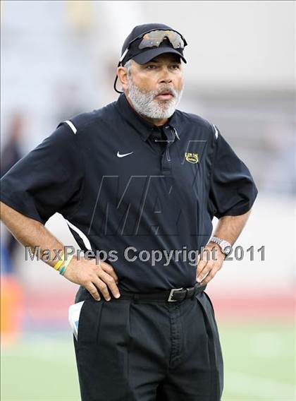 Thumbnail 1 in Klein Oak vs. Stony Point (5A Region 2 Area Playoffs) photogallery.