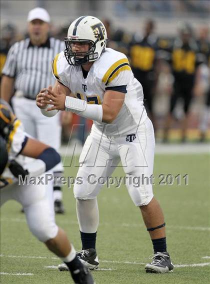 Thumbnail 3 in Klein Oak vs. Stony Point (5A Region 2 Area Playoffs) photogallery.