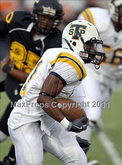 Thumbnail 1 in Klein Oak vs. Stony Point (5A Region 2 Area Playoffs) photogallery.