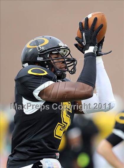 Thumbnail 2 in Klein Oak vs. Stony Point (5A Region 2 Area Playoffs) photogallery.