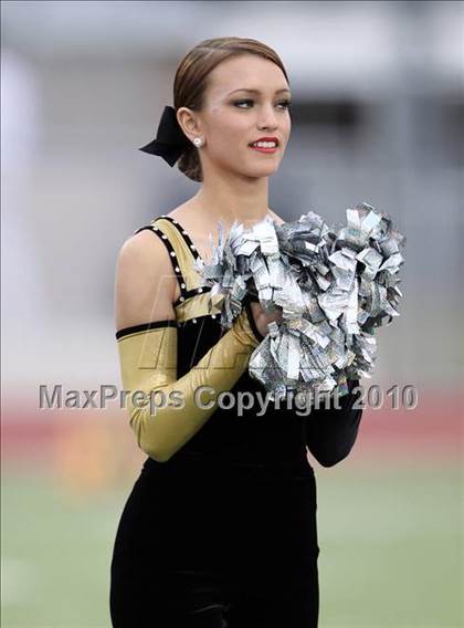Thumbnail 3 in Klein Oak vs. Stony Point (5A Region 2 Area Playoffs) photogallery.
