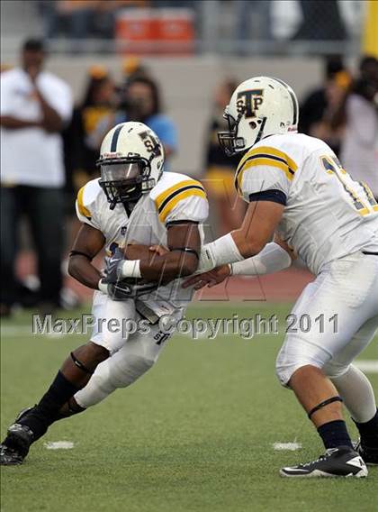 Thumbnail 2 in Klein Oak vs. Stony Point (5A Region 2 Area Playoffs) photogallery.