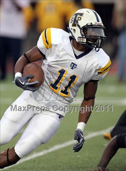 Thumbnail 1 in Klein Oak vs. Stony Point (5A Region 2 Area Playoffs) photogallery.