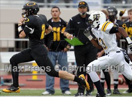 Thumbnail 1 in Klein Oak vs. Stony Point (5A Region 2 Area Playoffs) photogallery.