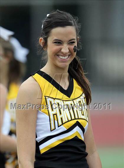 Thumbnail 2 in Klein Oak vs. Stony Point (5A Region 2 Area Playoffs) photogallery.