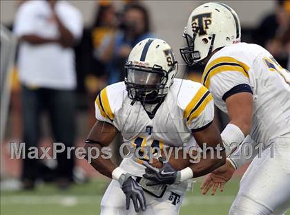 Thumbnail 3 in Klein Oak vs. Stony Point (5A Region 2 Area Playoffs) photogallery.