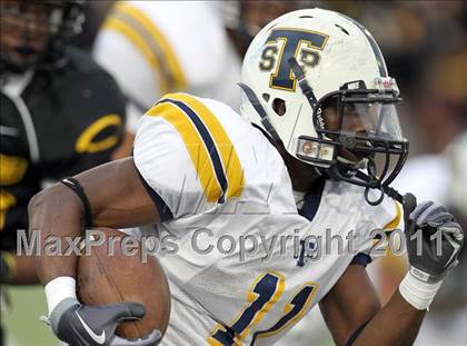 Thumbnail 2 in Klein Oak vs. Stony Point (5A Region 2 Area Playoffs) photogallery.