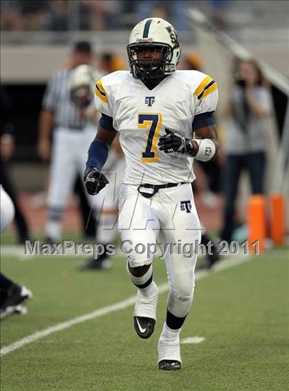 Thumbnail 3 in Klein Oak vs. Stony Point (5A Region 2 Area Playoffs) photogallery.